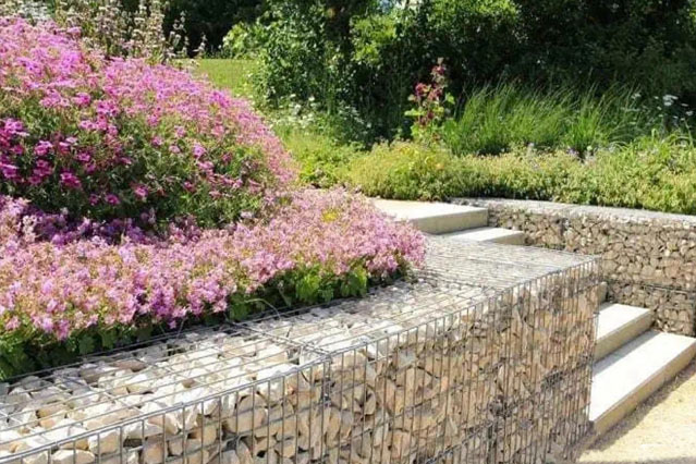 Nature Stone Barrier